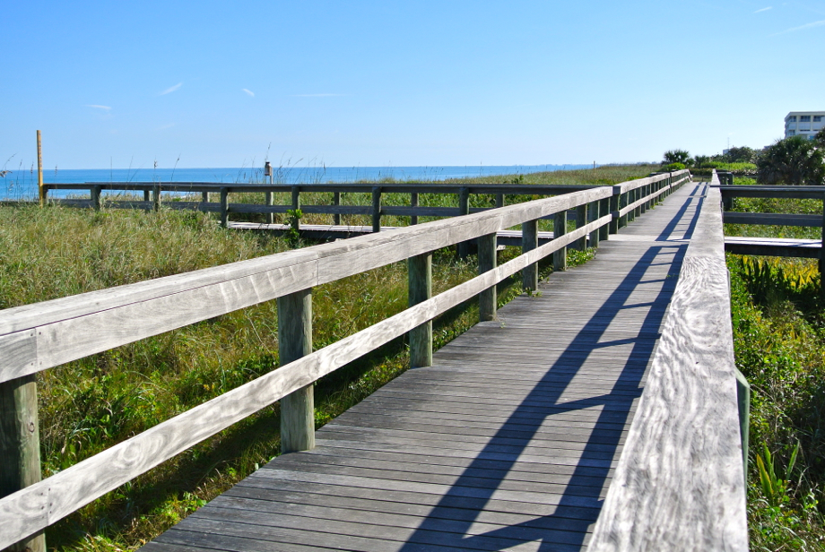 Cocoa Beach, du surf et des pélicans :)