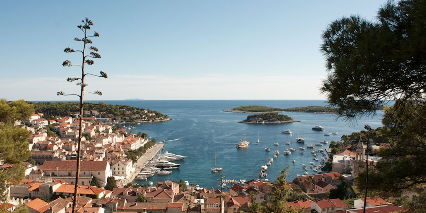 Hvar, yachts, farniente y fiesta !